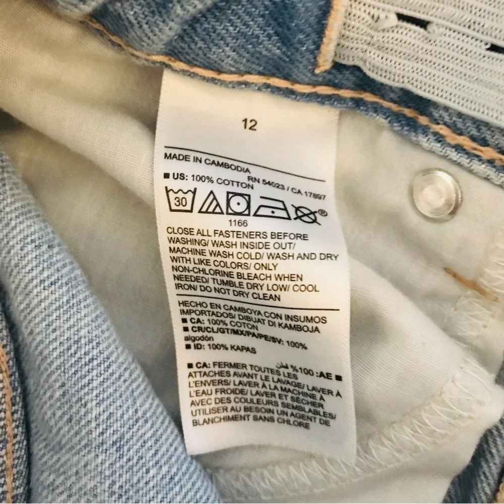 Old Navy High Rise Slouchy Straight Light Wash Distressed Jeans Girl’s size 12